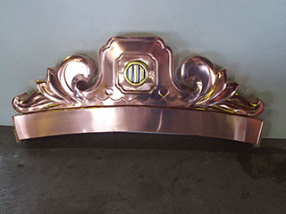 若葉型唐破風鬼（鳥衾型）