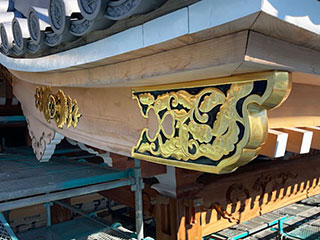 破風飾り縋る破風